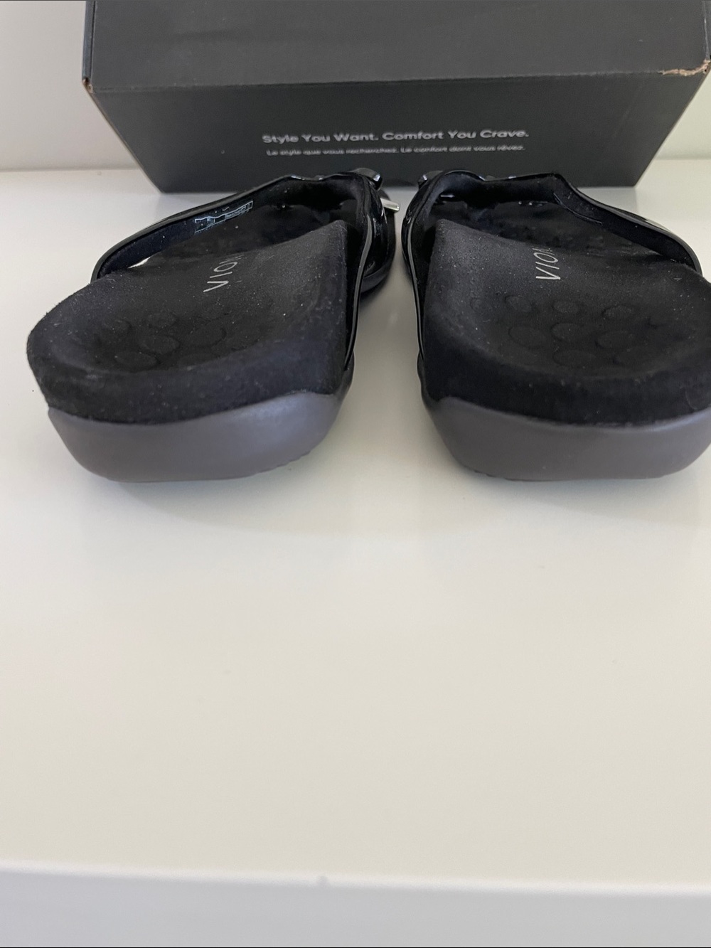 Vionic Black Women's Thong Sandals with Decorative Bow Accents - Picture 4 of 7